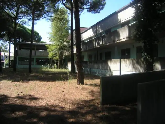Complesso commerciale vicino al mare A Lido di Spina